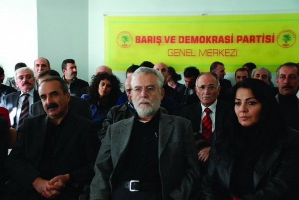 Akademisyenler destek için BDP’de ders verdi