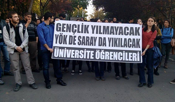Cebecili öğrenciler YÖK'ü protesto etti3 (1)