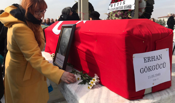 Tiyatronun duayeni Erhan Gökgücü son yolculuğuna uğurlandı