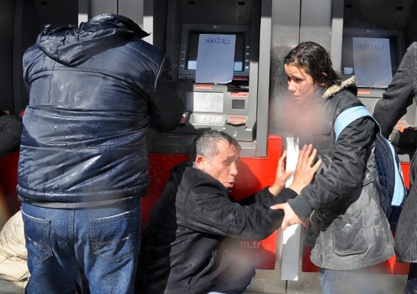 11-444-protestosuna-polis-mudahale-etti
