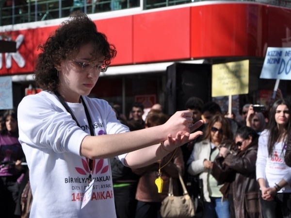 Etkinlikte kısa bir sokak tiyatrosu canlandırıldı.