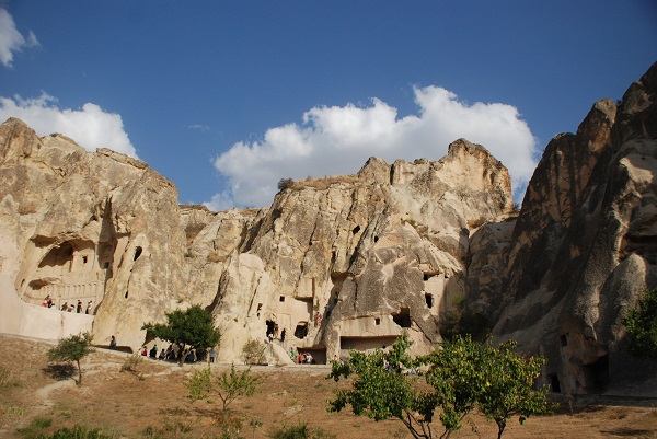 Bu fotoğrafın altında (görünmese de) turistler için fotoğraf çekilme yeri ayrılmıştı.