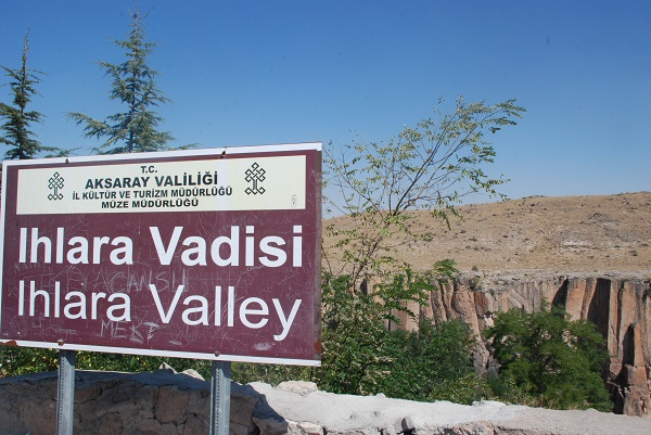 Aksaray’ın ünlü Ihlara Vadisine varmıştık. Yükseklik heyecan vericiydi.