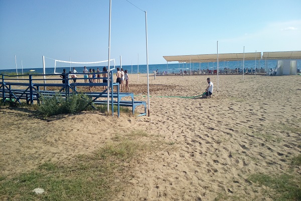 Burası ise plajın, Beach Bar’ı ve voleybol sahasının olduğu yer.