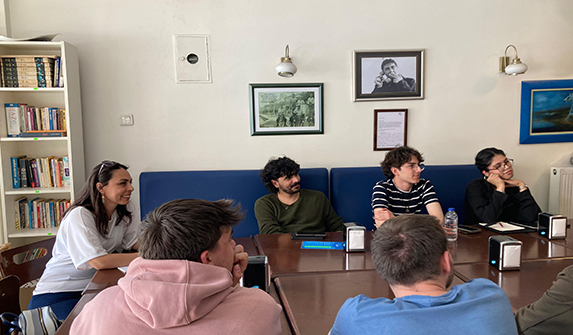 Mavi At, bir kafeden fazlası: Şizofreni tanılı bireyler için “kültür ve yaşam alanı”