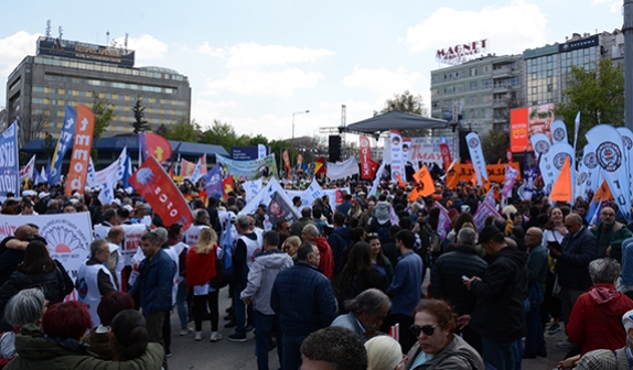 Ankara’da seçim öncesi kitlesel 1 Mayıs kutlaması