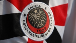 Tribünlerde yeni oluşum