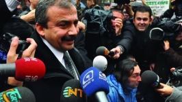 Sırrı Süreyya Önder ile söz meclisten içeri