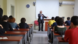 Tartanoğlu: “Bütün toplumun kurşun askerleştiği yerde Uğur Mumcu çıkmaz”