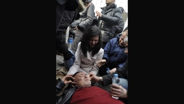 “Oğlumu bırakın beni alın”