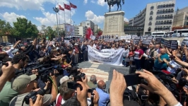 Gazeteciler Ulus’tan Meclis’e seslendi: Sansür yasasına hayır