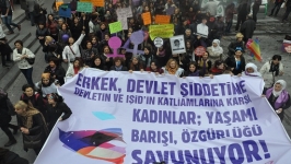 Ankaralı kadınlar şiddete karşı yürüdü