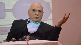 Mustafa Sönmez: “Seçime giderken bütün medya hükümetin kontrolüne girdi”
